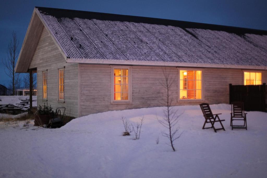 Charming villa with a hot tub, by the Golden Circle room 6